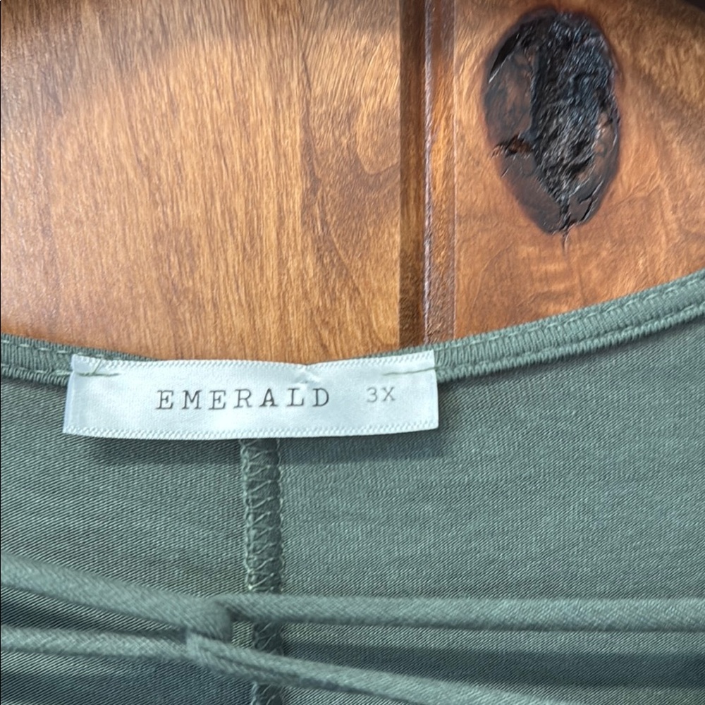 Emerald Green Tunic with Relaxed Cut Out Style - Picture 2 of 4